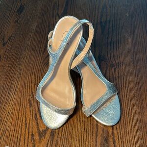 10W Wide Width Slingback Metallic Sandal